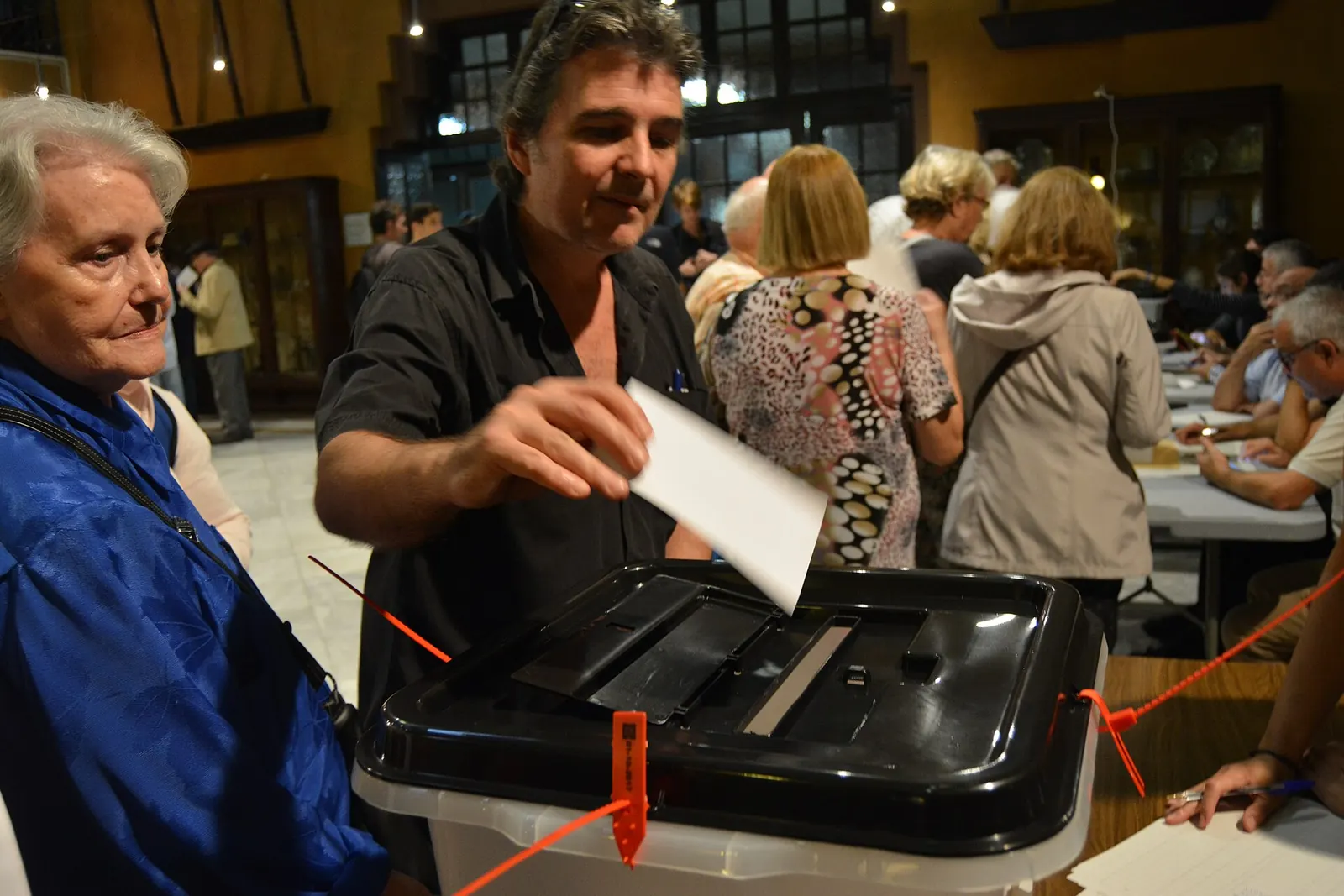Votant a l'Escola Industrial de Barcelona.